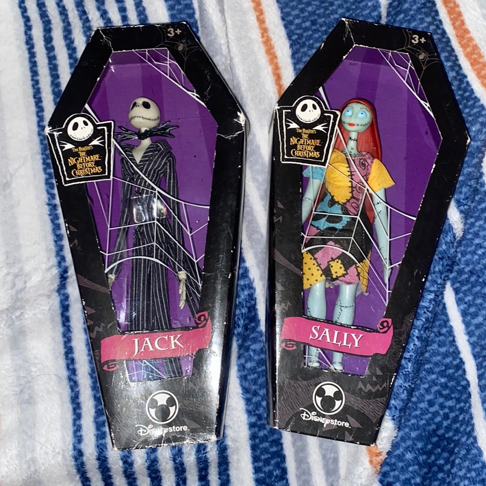 2 nightmare before Christmas collectable dolls New in box (box a little scuffed)